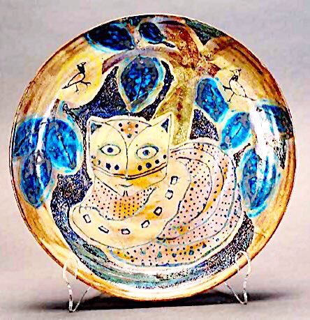 WhosKateStrange's tweet photo. Wonderful ceramic cat detail dish by #BeatriceWood #Women of Dada #Ceramics - #cats #Dadaists https://t.co/e4MbU9SWGk