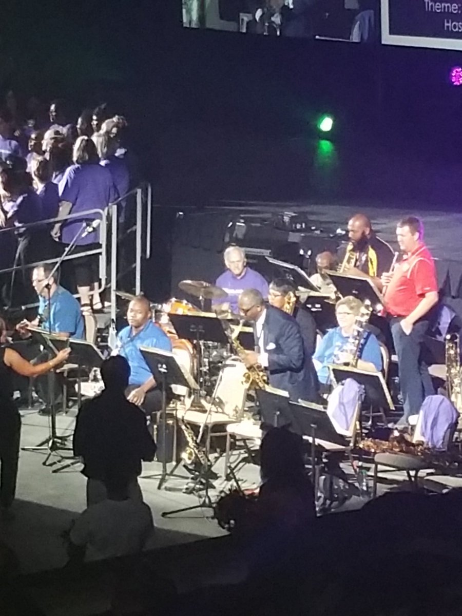 CLWright06's tweet photo. @RichlandOneSupe has talent!! He went in on the Saxophone!! @RichlandOne #R1Strong #R1Convocation https://t.co/3vGO8FWxER
