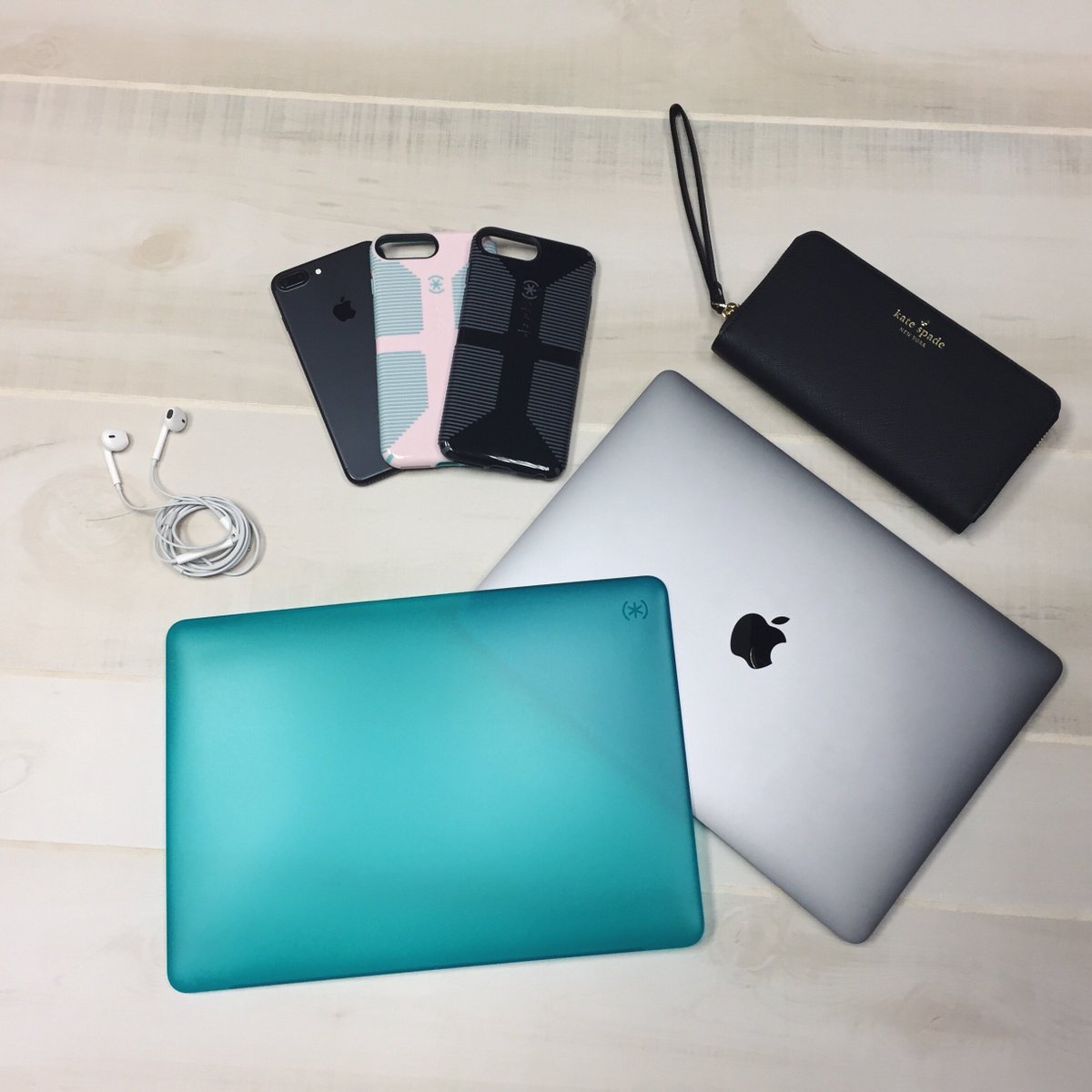 MoStateBkstore's tweet image. it’s tech time!! ⏰ grab your back to school tech and accessories before you head to class! 💻📱

#msubears #mostatebookstore #backtoschool