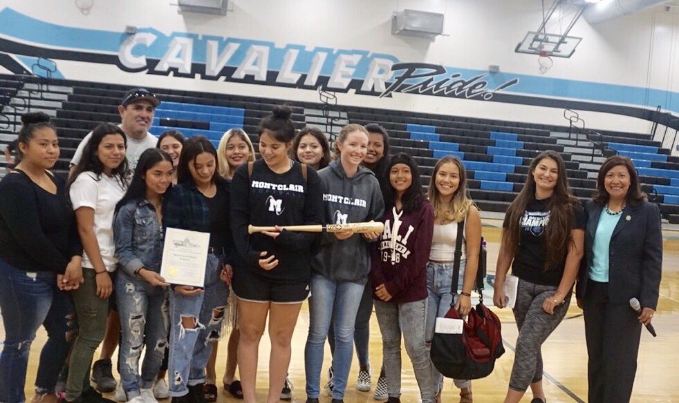 NormaJTorres's tweet photo. Presented @MontclairCavs a bat signed by the @CWSoftballGame team, thanks for helping me get ready for the game! #Memberteam #BadNewsBabes https://t.co/TDwiVrrxBU