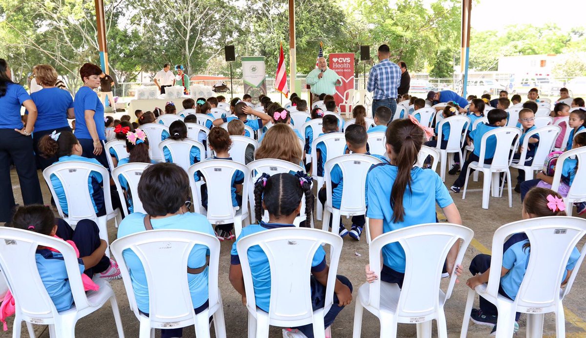El Presidente cameral, <a href="/JohnnyMndez36/">Johnny Méndez</a> y el representante del Distrito 7, <a href="/jrperezortiz/">Luis Jr Pérez Ortiz</a>, visitaron hoy la escuela Dolores Álvarez en Bayamón.