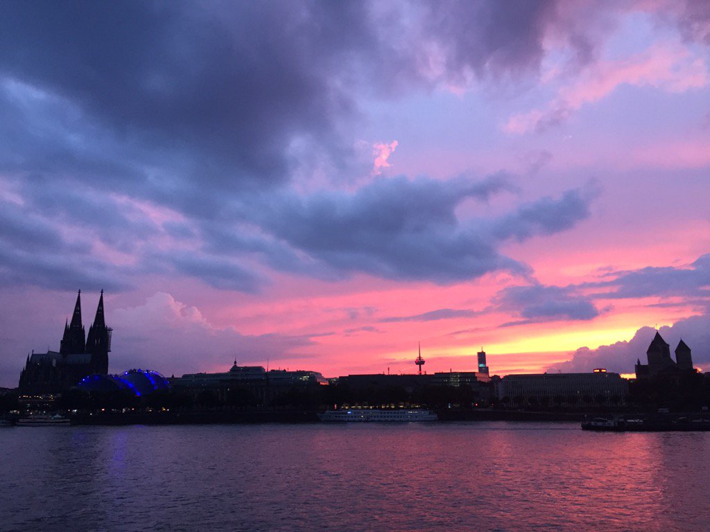 Kölner Lichter einmal anders, was für eine tolle Stimmung <a href="/RTLWEST/">RTL WEST</a>