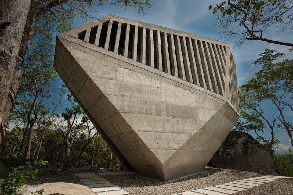 LacostaTV's tweet photo. ¿Conocen la Capilla del Atardecer?  Ubicada en #Acapulco y diseñada por el despacho Bunker Arquitectura https://t.co/OZdGHtOCCG