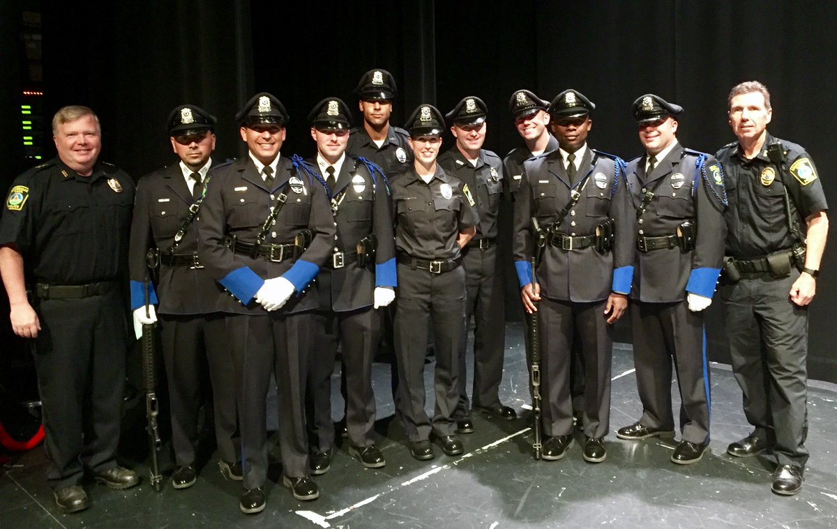 SomervillePD's tweet photo. Congratulations to our new Somerville Police Officers! 8/15/17 #GraduationDay #OfficersinBlue #SPDProud https://t.co/65vAzvcEsF