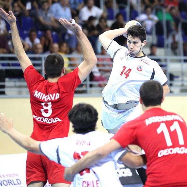 ¡HISTORICO! Por 1ra vez <a href="/balonmanochile/">BALONMANO CHILE</a> pasa de ronda en un Mundial. Los juveniles históricos

📝<a href="/untalthiele/">Lucas Thiele</a> 
➡️dashandball.com/handball-chile…