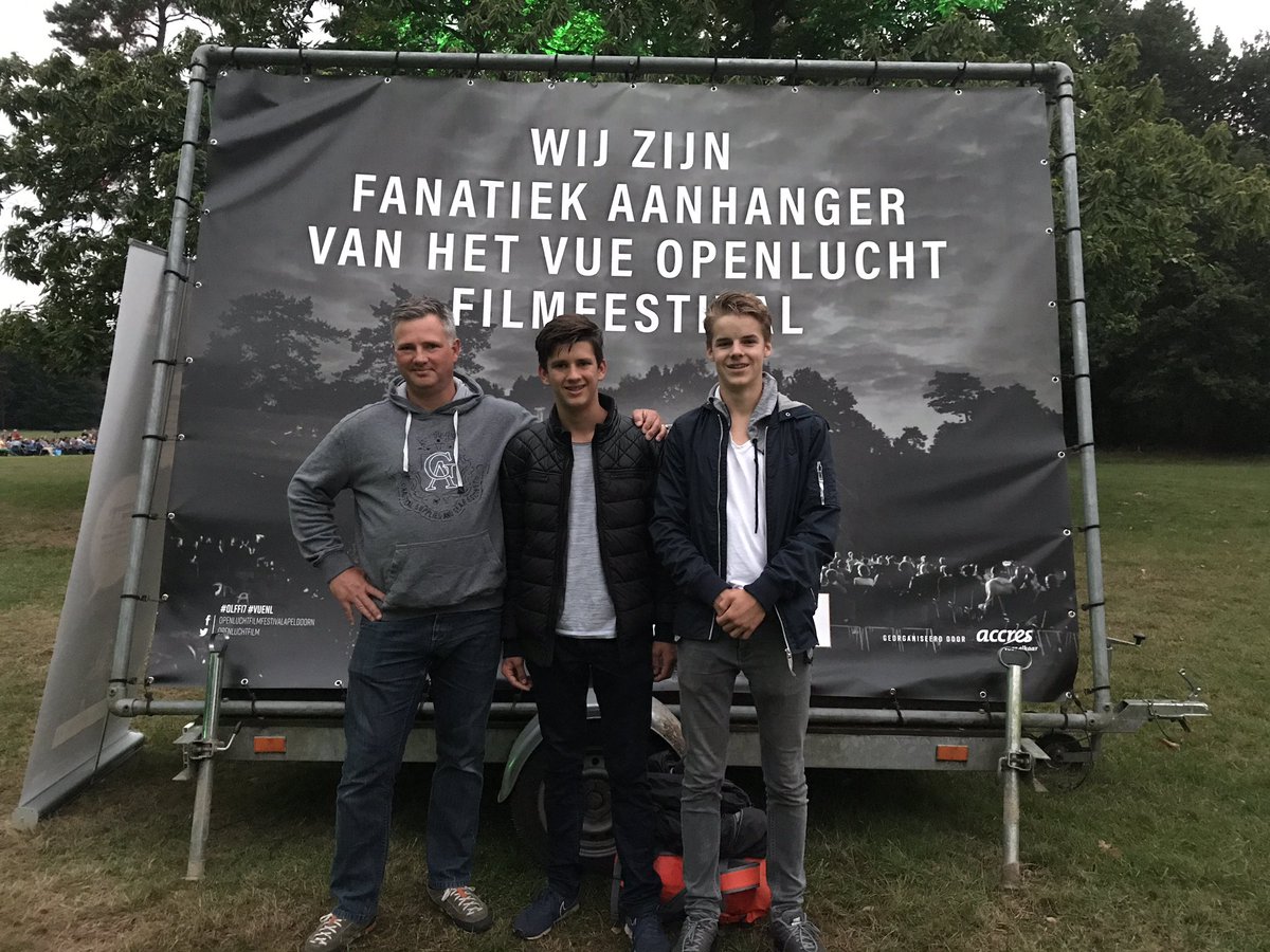 OttoSP1's tweet photo. Mannenavond op de bosweide https://t.co/T1mPWR1q3L #olff17 #vuenl https://t.co/Kzv94nw7oA