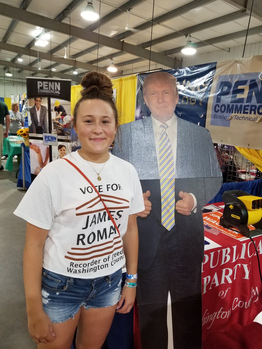 JamesRomanRealt's tweet photo. Gracie Roman and her new friend. #Romantherecorder #Romanofdeeds #VoteRoman https://t.co/d3bSLkHotP