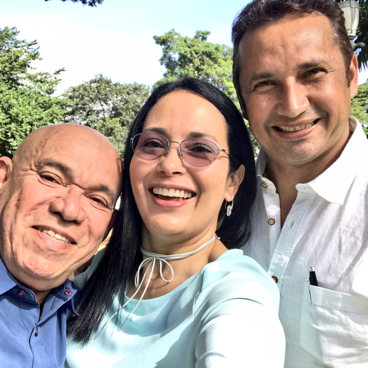 #LaVidaEsUnaFotoEnMovimiento Le pedí que defendiera la <a href="/mleerescribir/">Misión Leer y Escribir</a> con la pasión d un deportista,dijo"así será" <a href="/NicolasMaduro/">Nicolás Maduro</a> <a href="/rerchacin/">R. Rodriguez Chacin</a>