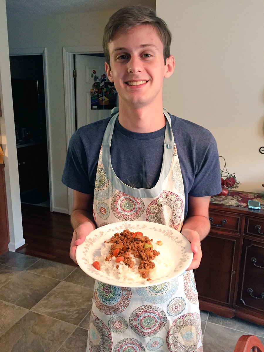 PRECESSUM's tweet photo. Our personal chef made us dinner for our 30th anniversary. Curried beef, rice and vegetables. #gonnamisshim #UVAbound https://t.co/2mYQXr7KL0