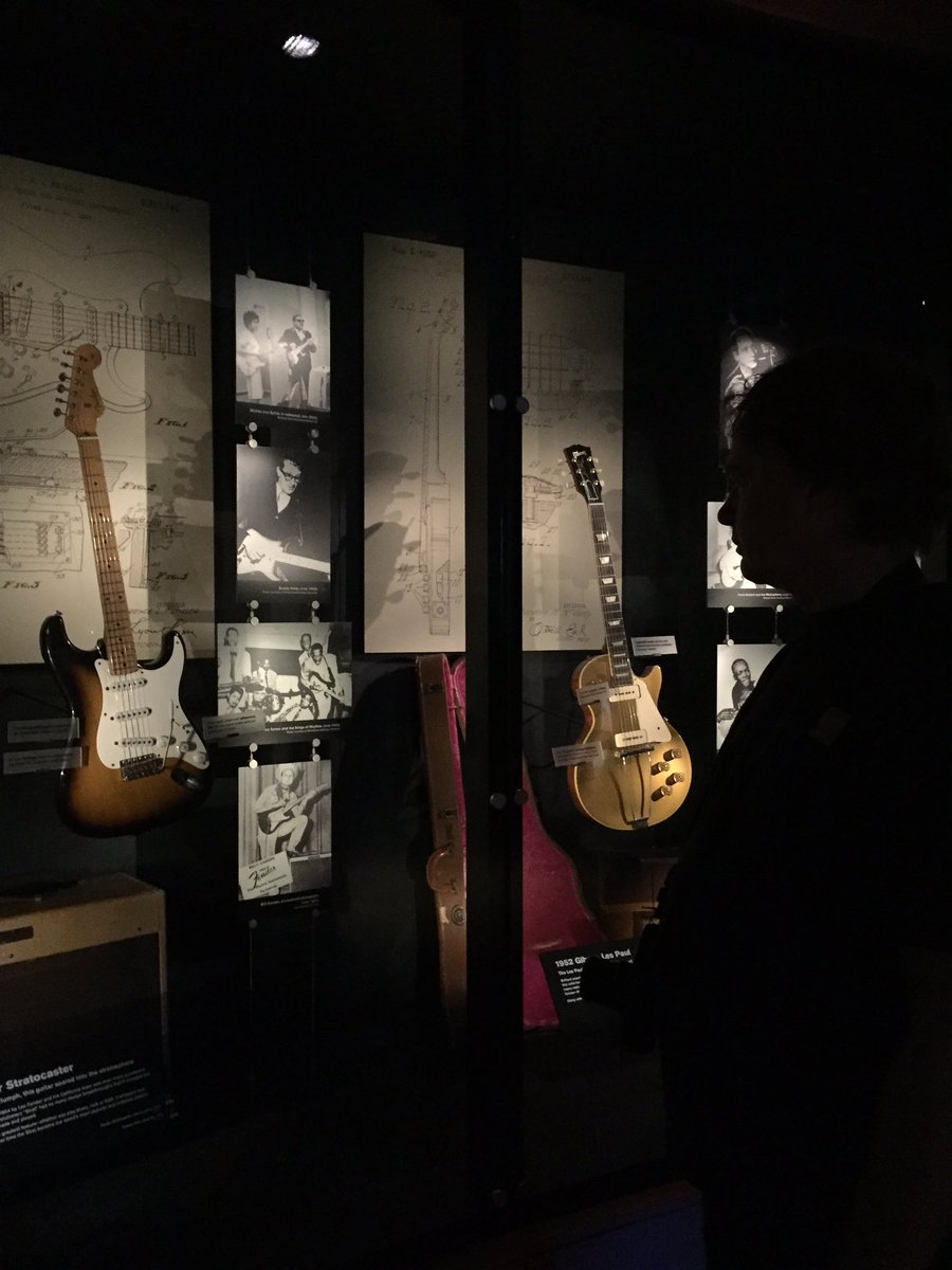 kirstyriddelluk's tweet photo. #funday at the #popmuseum #seattle 😎🎤🎸🎼 #TravelTuesday #Museums #travel #travelingartist #artist #FamilyDay #family #familyabroad https://t.co/WxBemeyrpg