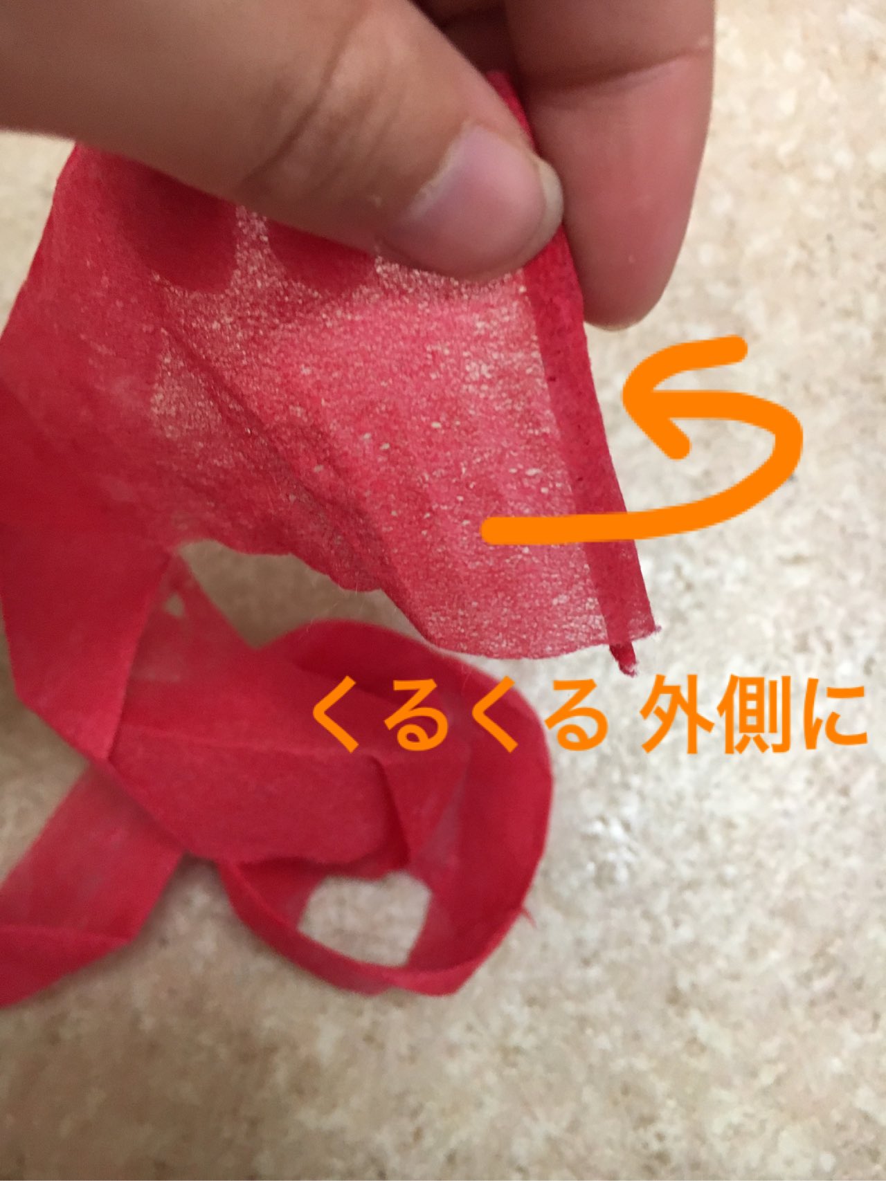 ダンデリオンlarp 状況が落ち着くまで 不織布アレンジ 薔薇の作り方 この薔薇も 不織布で作ったものです 長いリボン状にした不織布を折ってまとめていくだけで簡単に作れます その作り方を後述でご紹介していきましょう T Co Sseppare1c