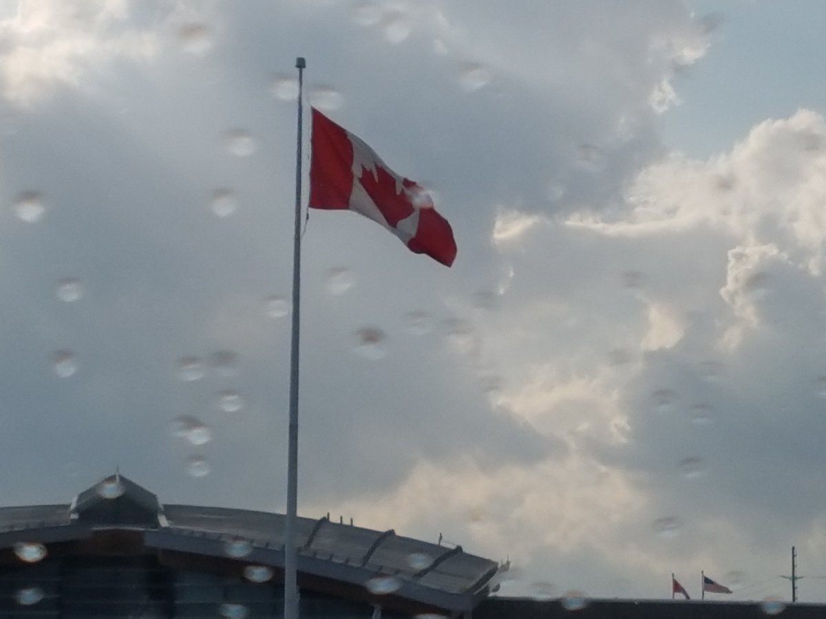 brian_bonafitz's tweet photo. Finally arrived in Niagara Falls, Ontario, Canada!! Time for #FitzFamilyFun!! #AnAmericanFitzInCanada #TakeOffYouHosers https://t.co/nVr77UJbNg