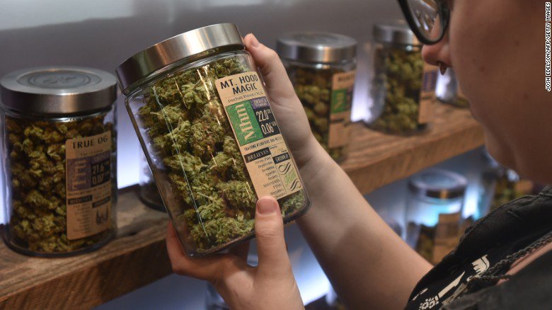 CNN's tweet photo. There is little scientific evidence that marijuana helps chronic pain or PTSD, recent studies find https://t.co/VRu3Jn9KMj https://t.co/g9iRk6uclO