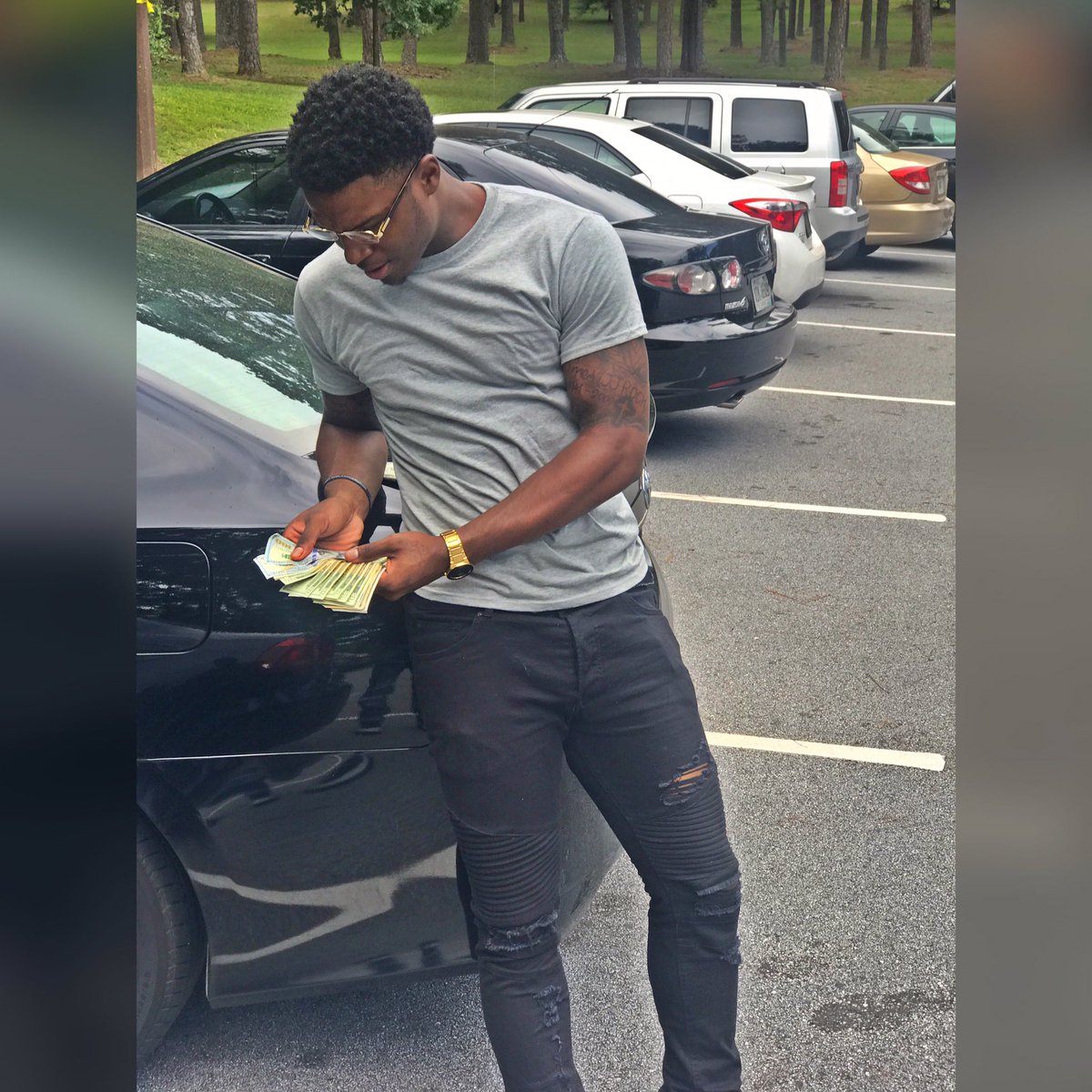 MotionBoyCarter's tweet photo. And if the bank right , shawty gone be showing da love...🤐🤑💰🤷🏾♂️ #2Fed https://t.co/mRbwhLE8Sm