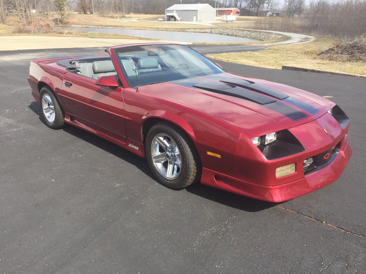 sgccars's tweet photo. 1992 Camaro Z-28 convertible. Great condition. Very original. Rare. 5x,xxx miles. Only $15,900 https://t.co/PO6pTRU0tT 217-342-2406 #Camaro https://t.co/eS2tT0UVd1