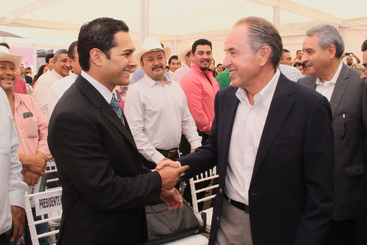 JMCarrerasSLP's tweet photo. Firmamos convenio con @SEGOB_mx e @INAFED_Mx para fortalecer federalismo en ayuntamientos y desarrollo municipal en #SLP. #ProsperemosJuntos https://t.co/NRntQ6MBJw