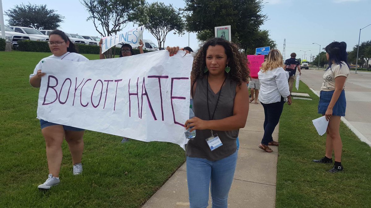 MarchaUMC's tweet photo. WE call on all good people of good will to resist the demons of white supremacy and racism Read Statement https://t.co/2zxb0q4ICs https://t.co/qyPP8qCWPv