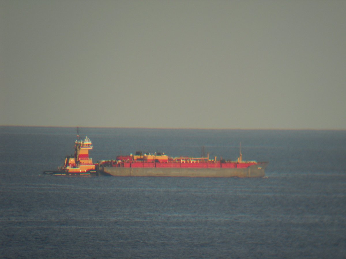 freightboy1's tweet photo. #tugboat LAURIE ANN #REINAUER w empty #fuel barge dest #Port_Arthur   taken from #Miami_Beach https://t.co/Gb96QYwDGB
