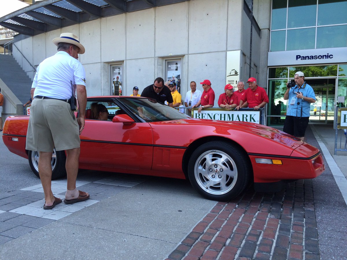 sgccars's tweet photo. 1990 ZR-1 Triple certified. All original. Red on red. 3,6xx miles. All options. $37,900 https://t.co/PO6pTRU0tT 227-342-2406 #Corvette #ZR1 https://t.co/dg7KfSsmU3