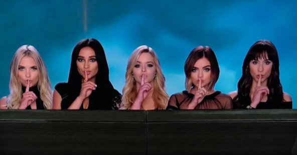 PLLonMax's tweet photo. Got a secret… Can you keep it? ☝️ #PLLGameOver #PrettyLittleLiars https://t.co/5MATNVc4C6
