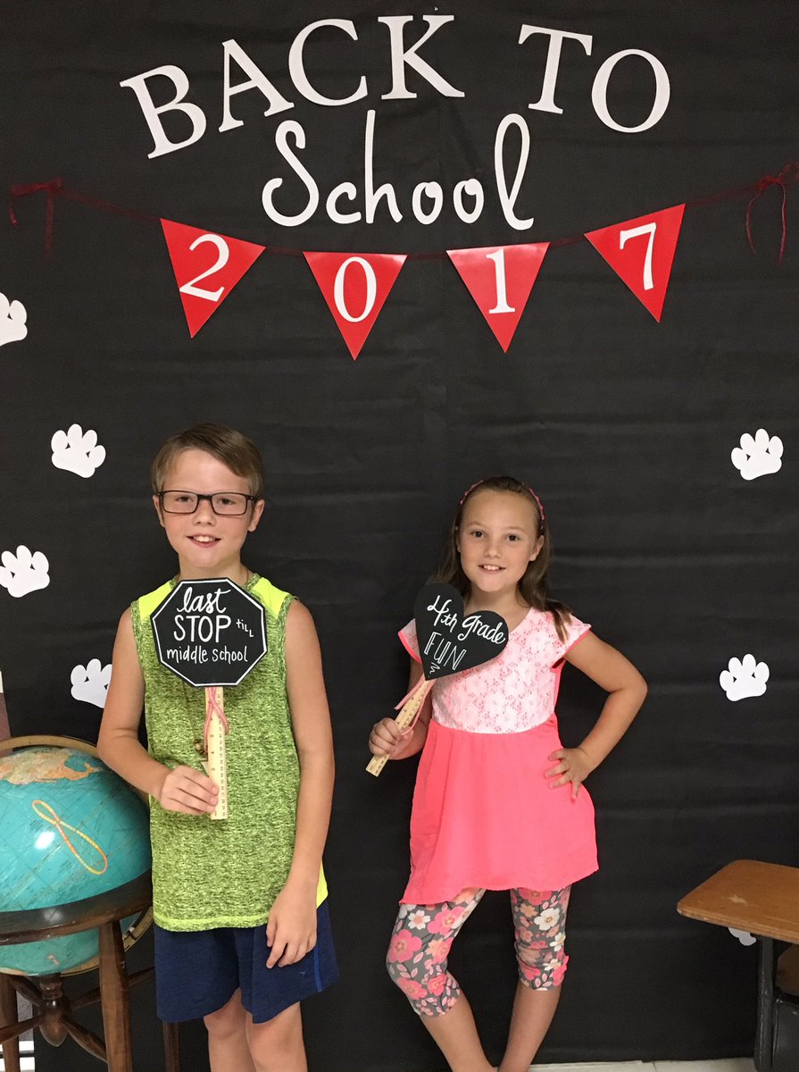 StaceyWetzel307's tweet photo. Meet the Teacher #forneyconnects #JohnsonElementary #lastyearbeforemiddleschoolforone https://t.co/EHLLi5hBCl