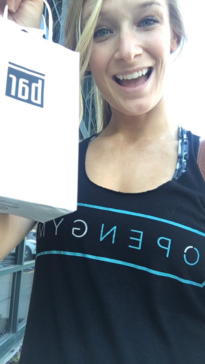 RoseM_CC's tweet photo. Got to try out @TheBarMethod for the first time this evening thanks to @Opengymindy! The class flew by and was so fun! #fitnessisfun 💪🏻💪🏻💪🏻 https://t.co/3URyoxyLBB