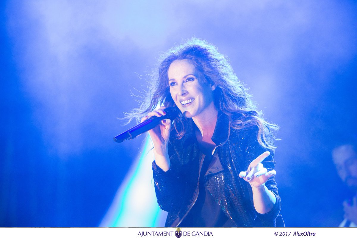 Maria_llobell's tweet photo. De verdad que Malú es de otro mundo❤ https://t.co/7iTCe19alY