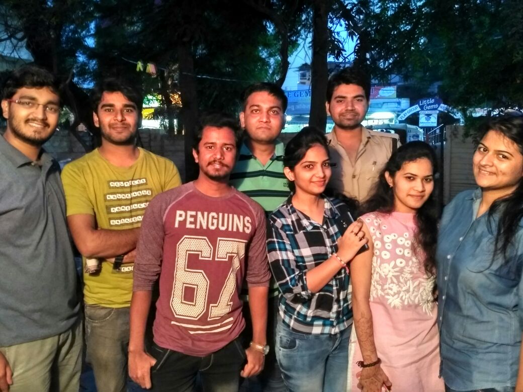 AnkitShah09's tweet photo. We started our blessed childhood together. God's grace,dignity,Goodwill takes us to the new heights. Keeping the memories alive
#manymissing https://t.co/ovW6572GtP