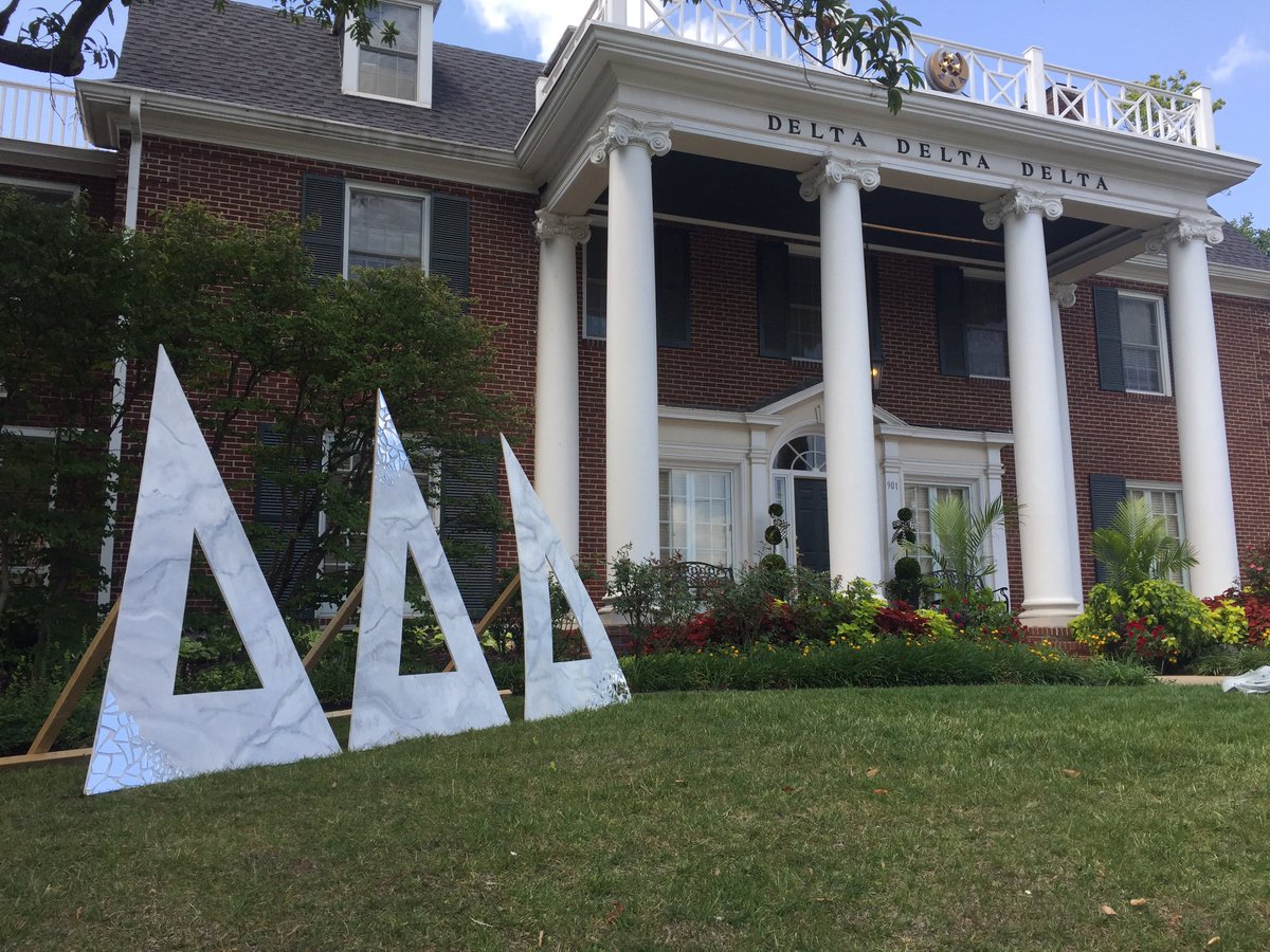 MUfeelin22's tweet photo. We are so blessed to have such amazing chapters on our campus! GROUP 22 HAS VISITED EVERY HOUSE!! #MIZPHA17 https://t.co/8Rhq7KOxxy