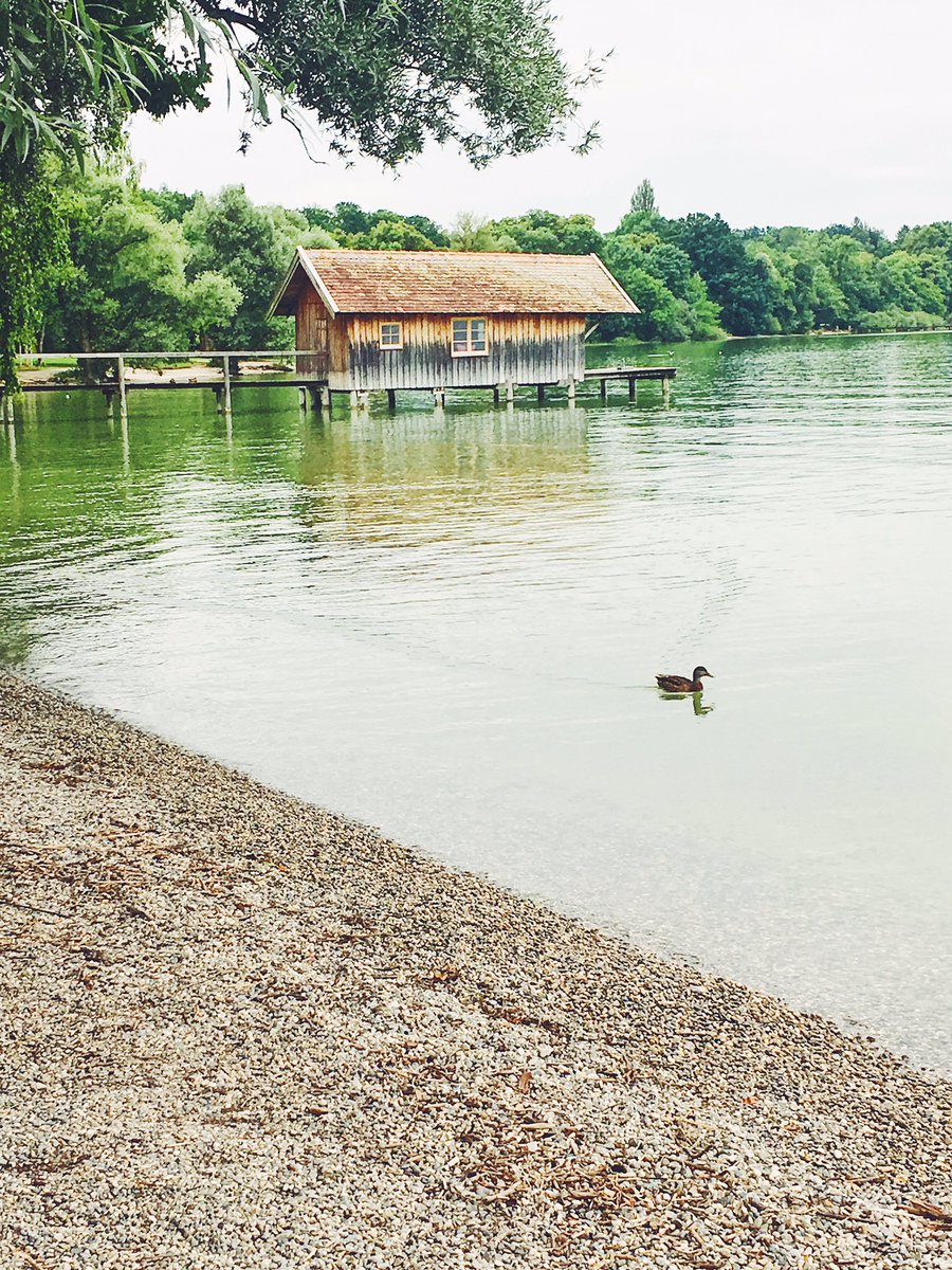 packingsuitcase's tweet photo. Last week, W., Enzzo and I had a very special fotoshooting at the Ammersee, near Munich. 😍❤️ #ammersee #muenchen #munich https://t.co/wX0nD7WsmK