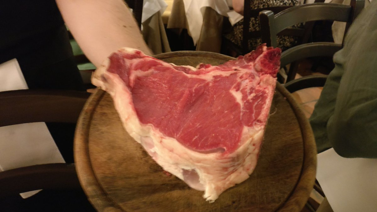 Des clins d'oeil tweet media