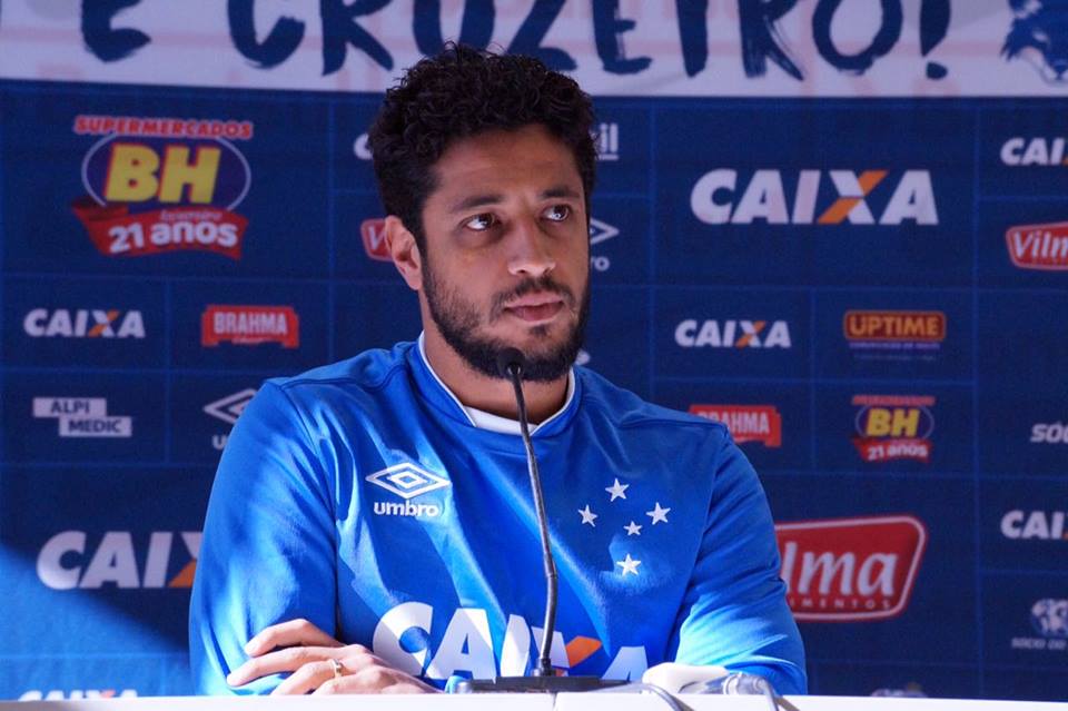 Zagueiro Léo afirma que a Raposa buscará mais uma vitória fora de casa    

goo.gl/vbvEfy