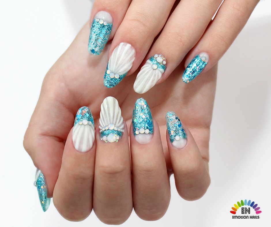 caroleemotion's tweet photo. #ferragosto #shelleffect #nails #nailart #ricostruzioneunghie https://t.co/zXNvWCZvdX