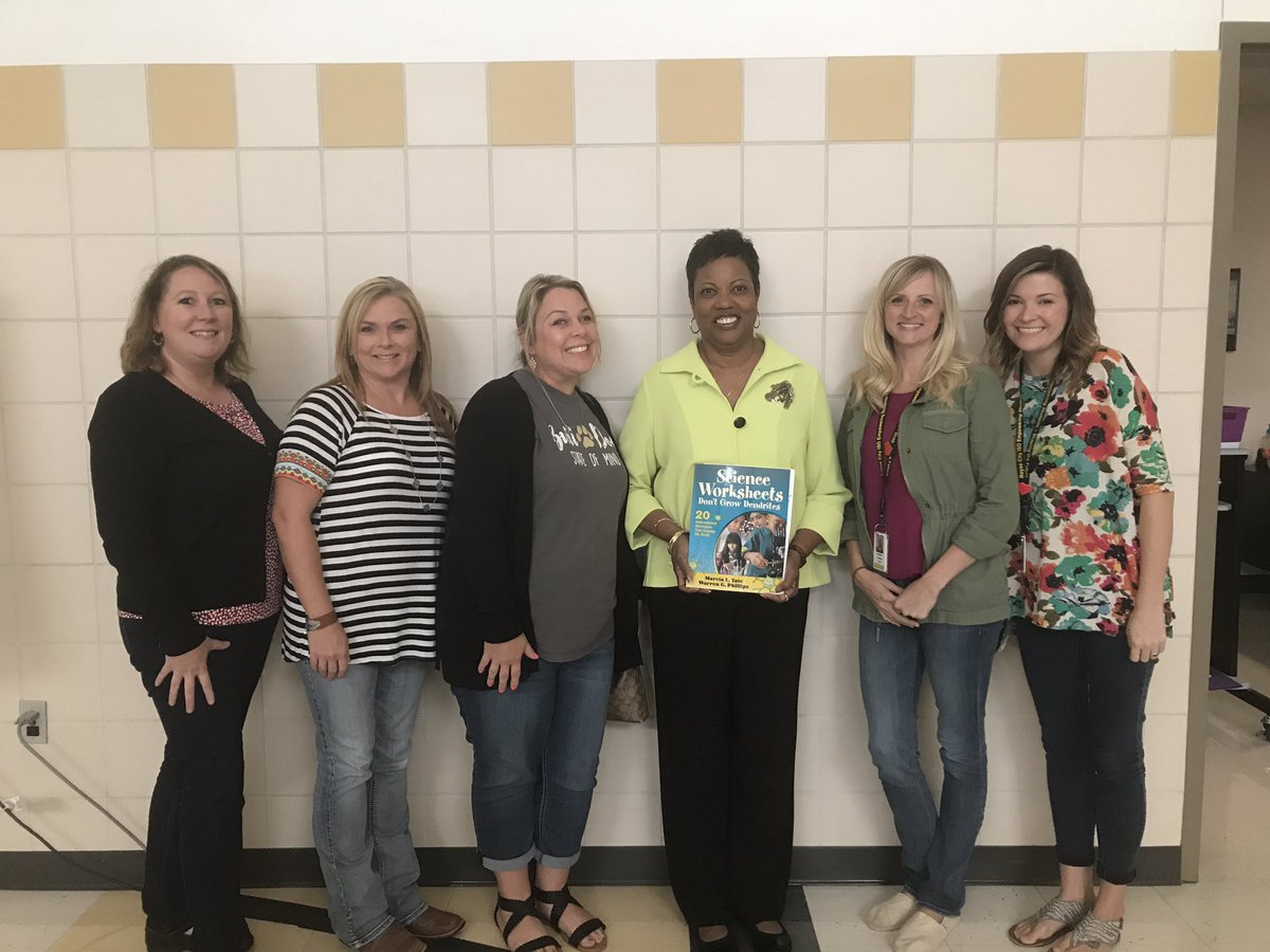 Shawnasantos79's tweet photo. Wonderful day of growing dendrites @drmarciatate 
#rcisdjoy https://t.co/FveLyu3qdR