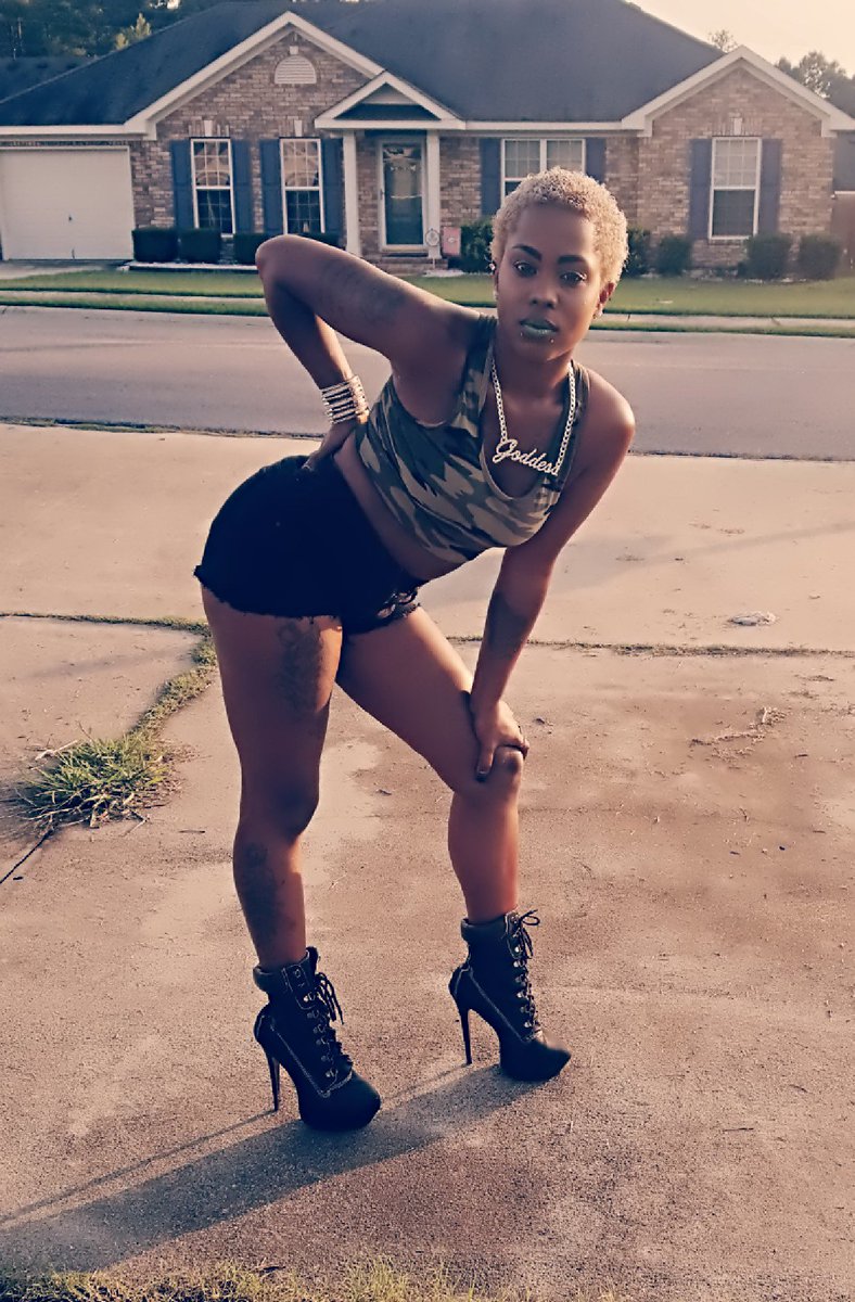 InkQueenNemesis's tweet photo. My force is coming. #model #suicidegirls #nemesis #goddess #queen #winning #all2017 #sauce #followme #promoter #entertainment https://t.co/57RXt6K5v0