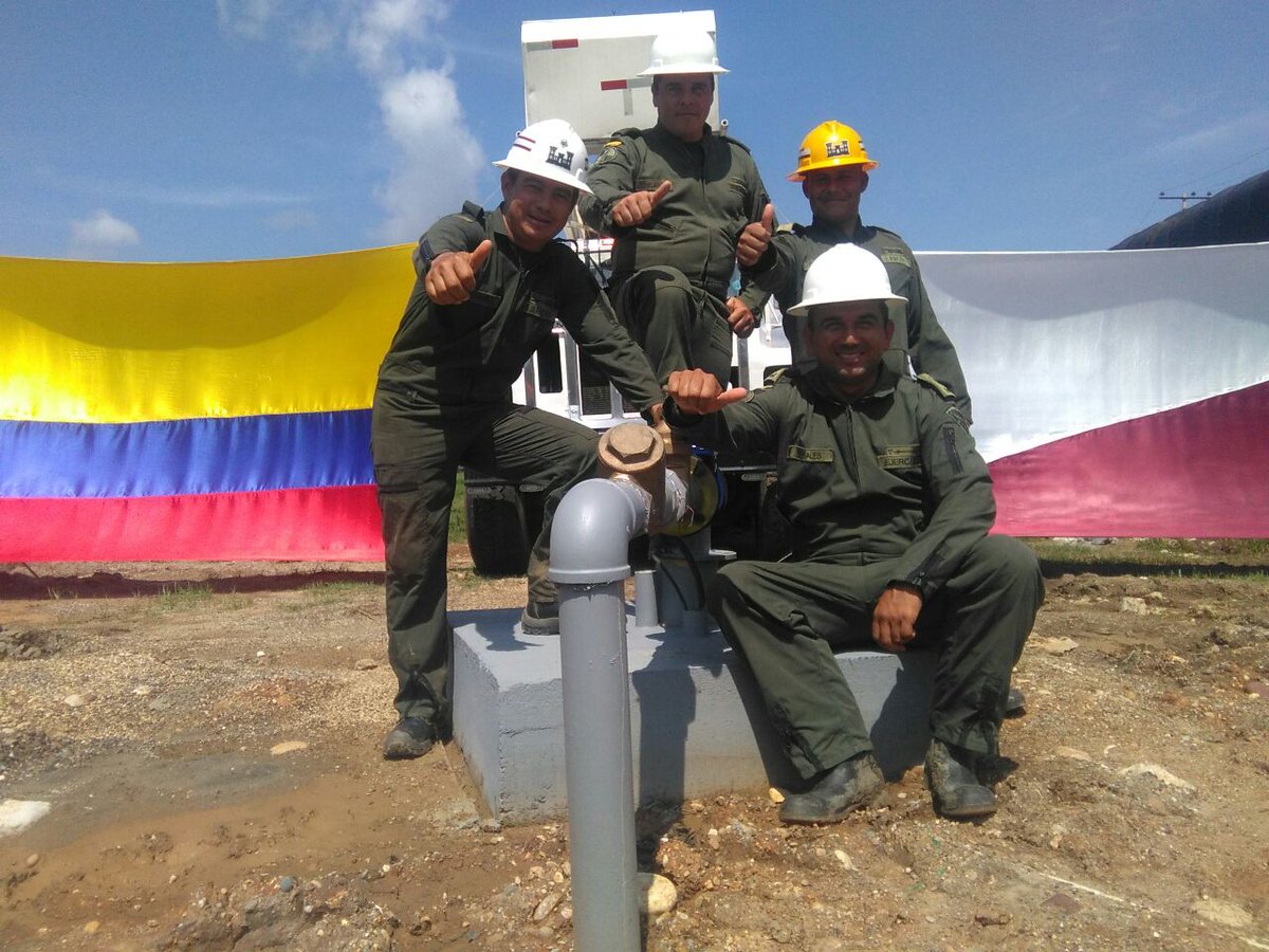 natandrearc's tweet image. #IngenierosMilitares @EJER_COL   entregaron pozo de agua con caudal de 5 mts/seg. al servicio de los soldados #Multimisión #PtoBoyacá