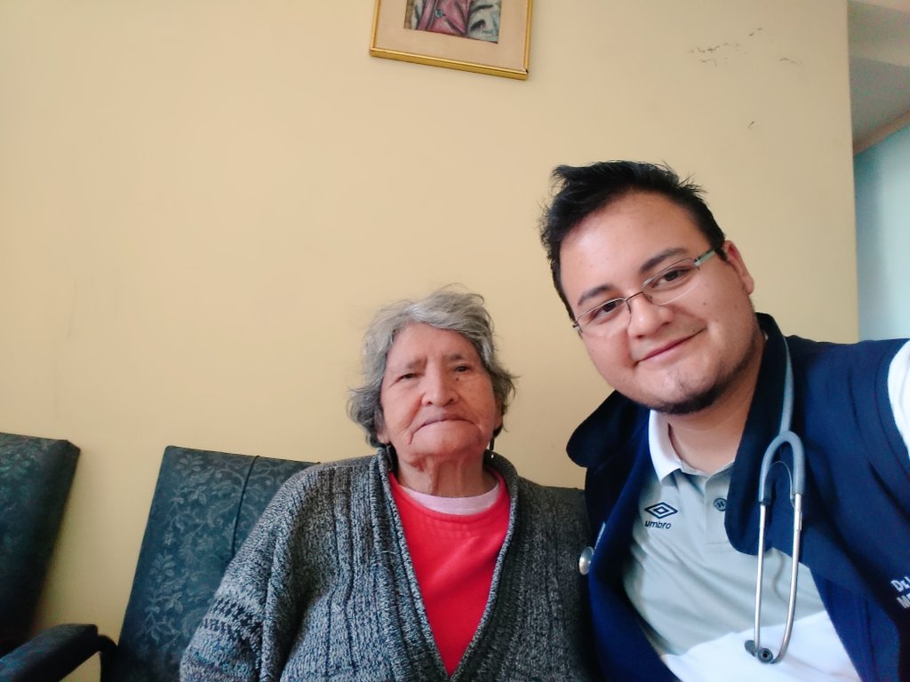 leortiz89's tweet photo. Visitas domiciliarias a pacientes críticos y personas con discapacidad #Distrito10D01 @MVEspinosaS @Lenin https://t.co/xOiswrU4pc