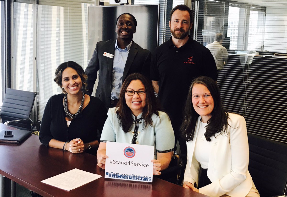 RebecaCYChi's tweet photo. Thank you, @SenDuckworth for being a champion for national service! #stand4service @Playworks https://t.co/6ZEFeZLSrO