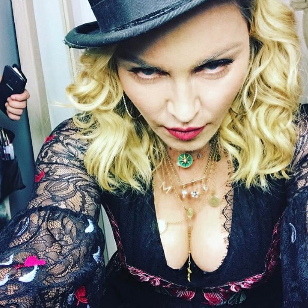 Party girl is ready ! Happy birthday !   