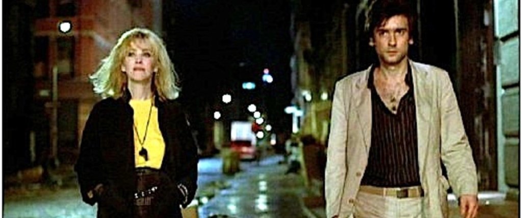 OM_Review's tweet image. AFTER HOURS Review onlinemediareviews.com/2017/08/15/aft…