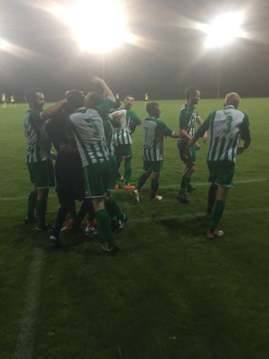 WeltonRoversFC's tweet photo. GOAL! 90+4' Tom Fucking Smith. 2-2 v @CheddarFC1892 #GreenArmy 🇳🇬 https://t.co/qJqyGsu2tq