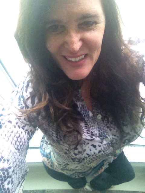 Boa noite amigos queridos com os beijos azuis de Sedátia Ramarian !!