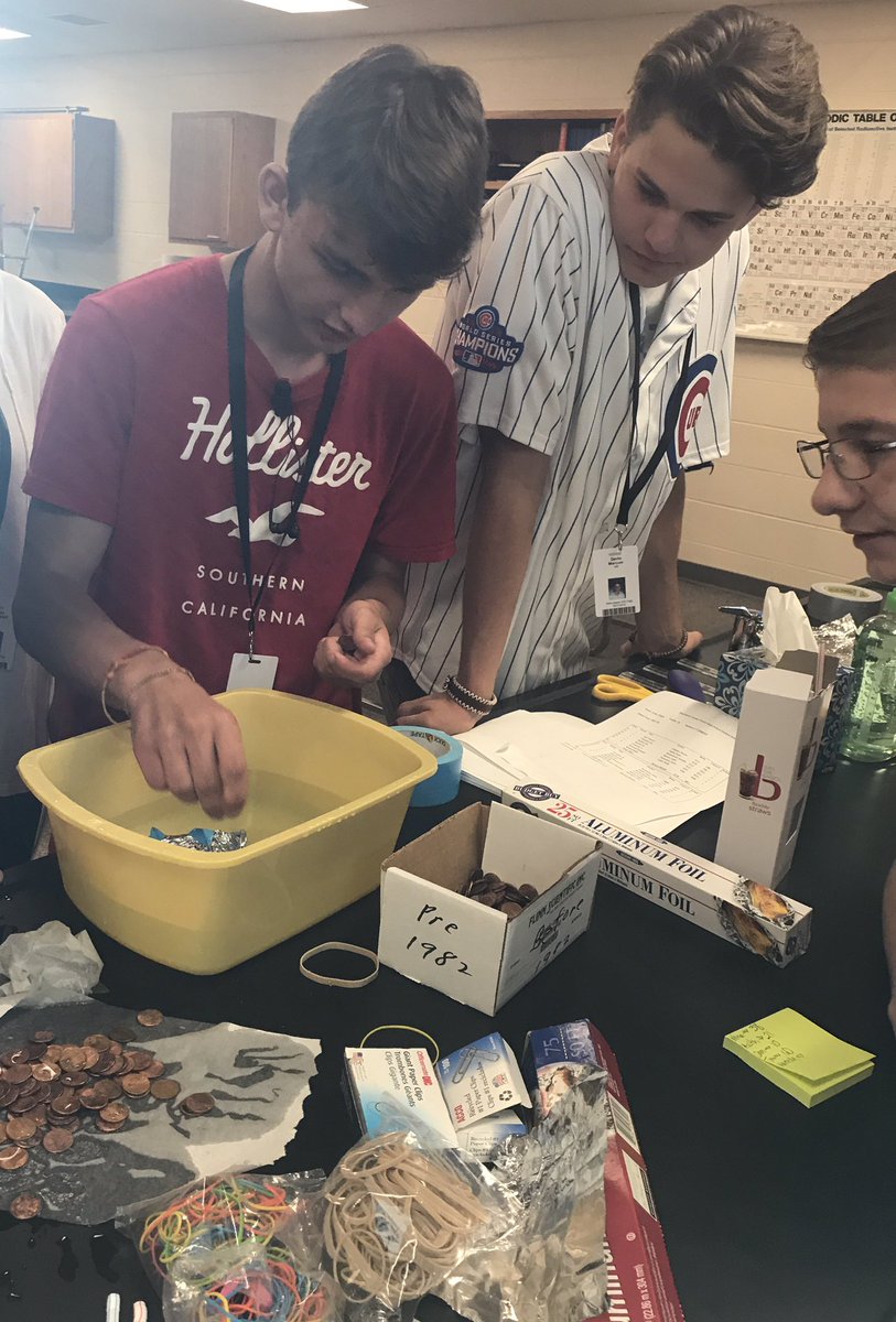 MCS_Chemistry's tweet photo. First day back and jumping right in! #SquireScience https://t.co/MRc5BKbdsd