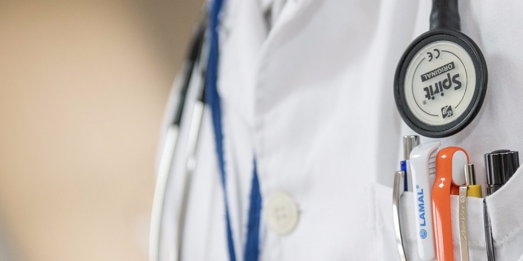 CareWire_News's tweet photo. Harnessing the power of secure text messaging to communicate with patients. https://t.co/HzDJDN2GbZ https://t.co/aPpIZeBgUz