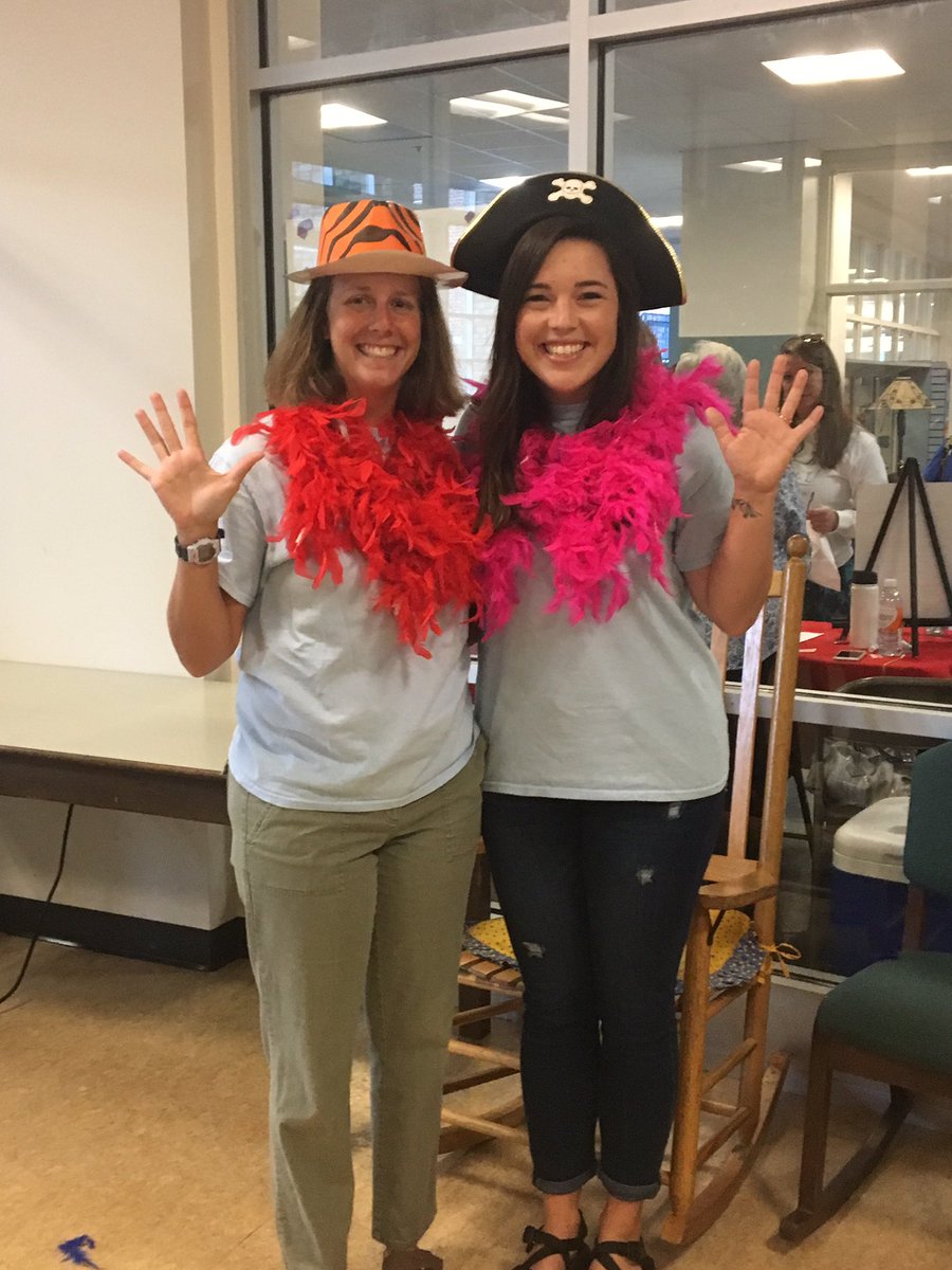MrsGreenWCS's tweet photo. Definitely enjoyed the photo booth today! #WeAreWatauga #GVSRocks https://t.co/BTN6kZYJjZ