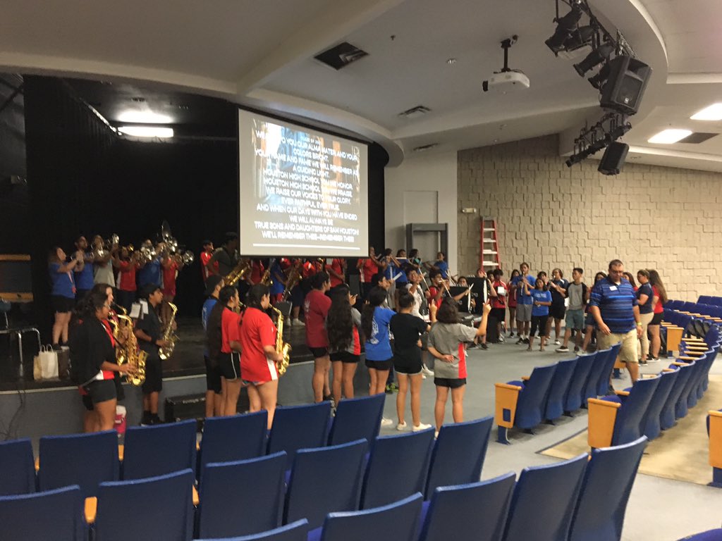 SamHoustonHS's tweet image. @SHHSTexanBand warming up for #9GC Open House 4-6pm. Change in location - Little Theatre.