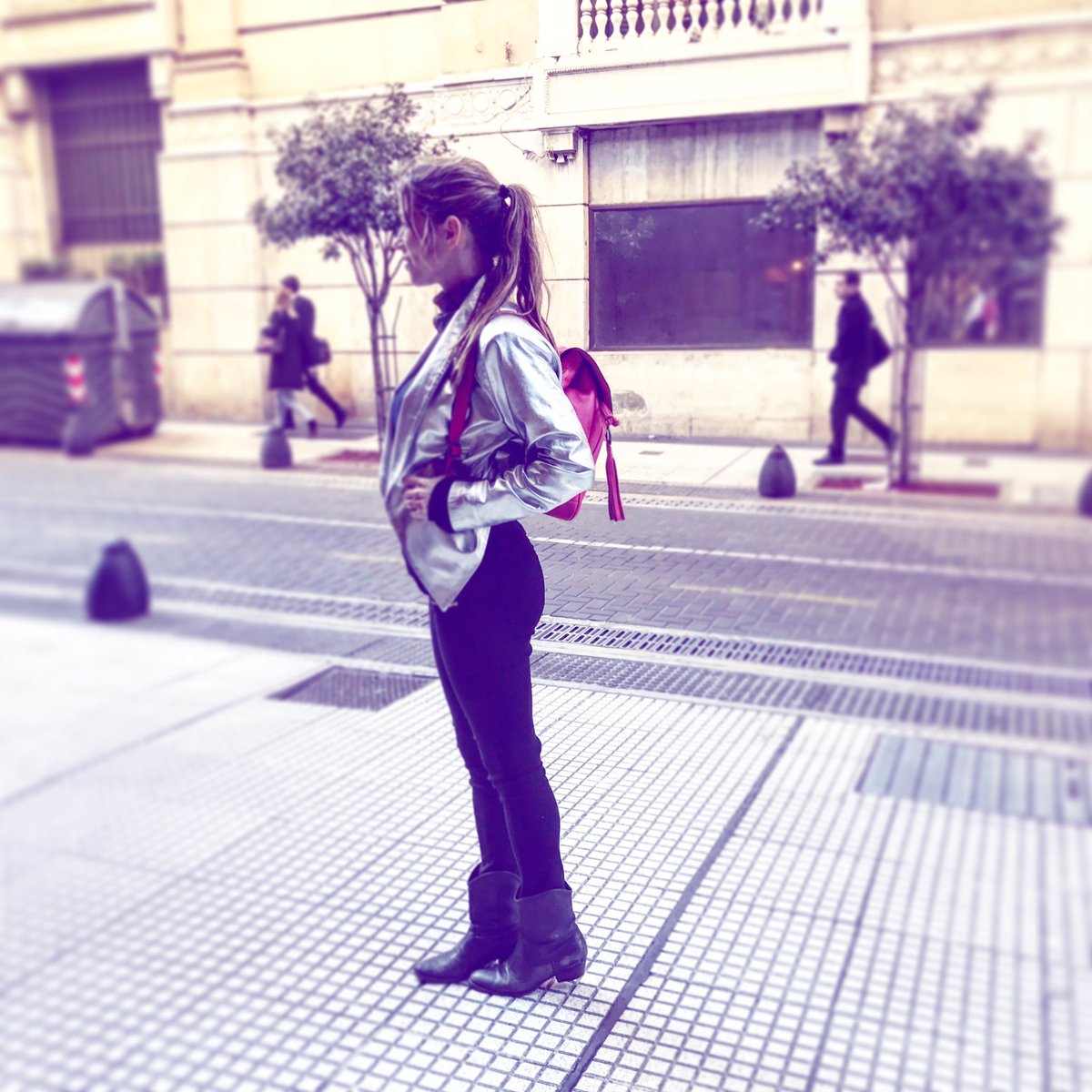 weareblackmill's tweet photo. Shine on 
Tuxedo Bowie en cuero metalizado / mochila Indie
Brillas por todos lados ✨ https://t.co/U3fS9mMJse