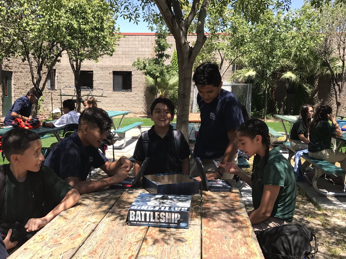 MabelEvans17's tweet photo. #StallionsLeadTheWay 7th graders get to enjoy #Libraryinthesun during lunch ☀️ https://t.co/qkRMntabCl