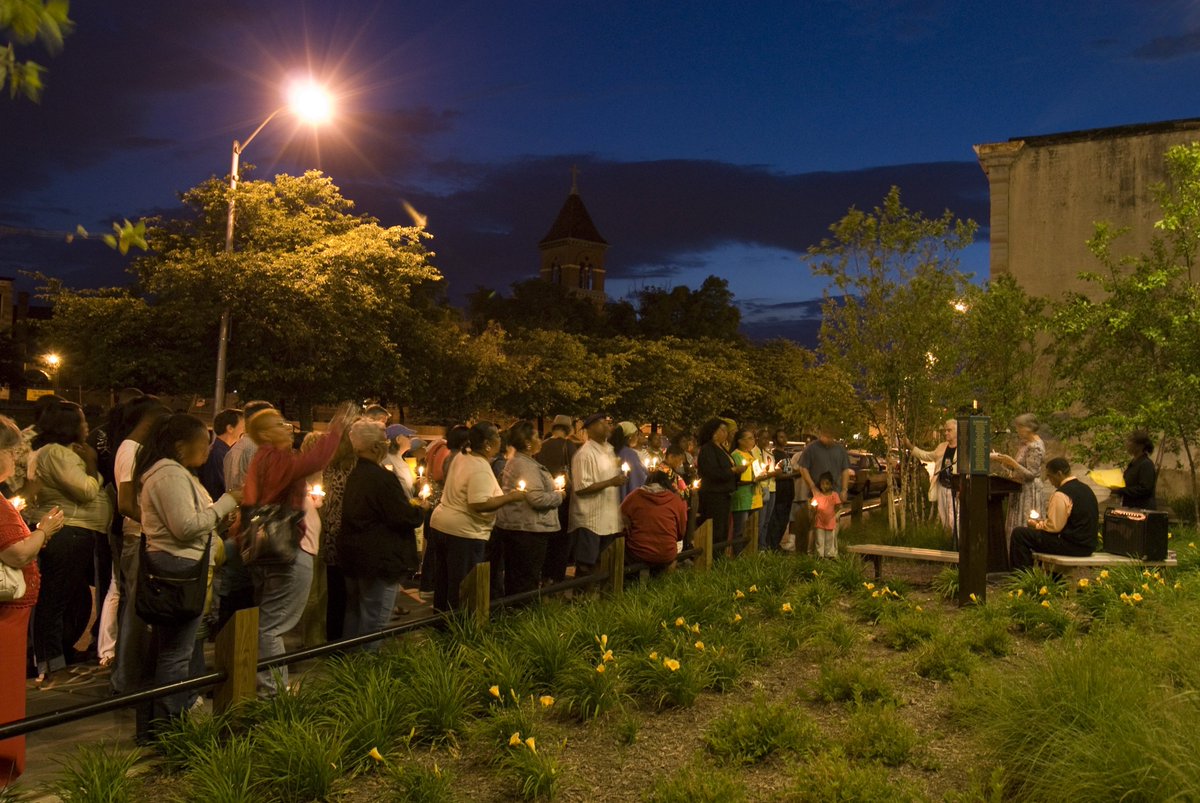NatureSacred's tweet photo. How communities come together to heal in #nature. In peace. Understanding. Compassion. #vigil #NatureSacred #IntersectionofChange #urban https://t.co/Err5Hfy1g4