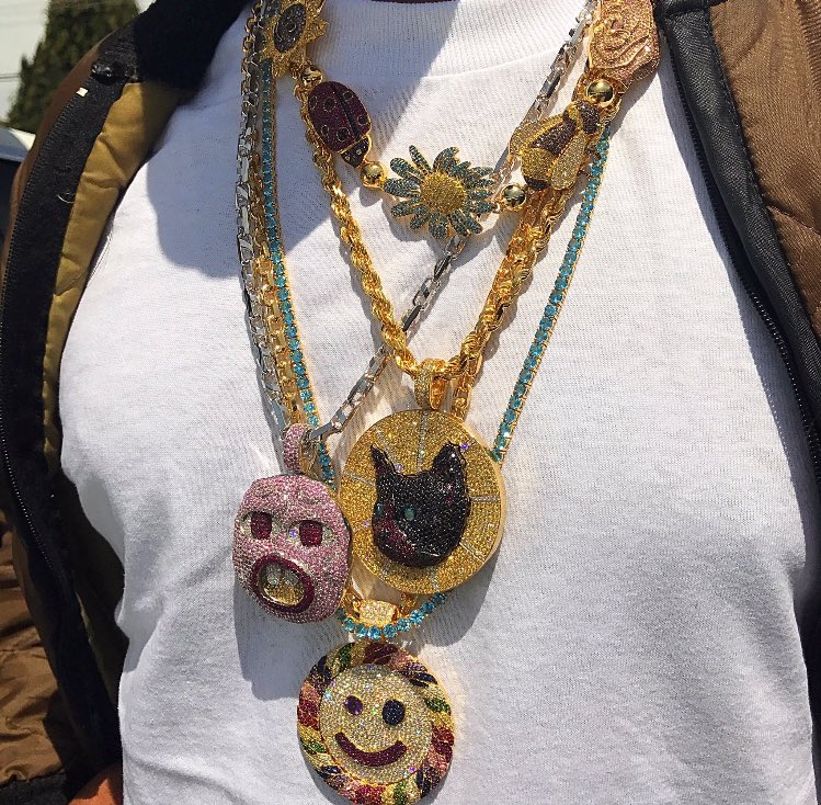 City_streetwaer's tweet photo. Tyler's new chain set up is so clean https://t.co/vRqSWfn56j